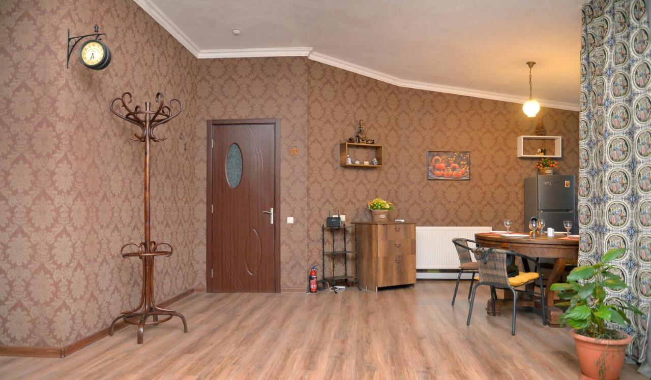 Natia'S Apartment On Dadiani St. 트빌리시 외부 사진